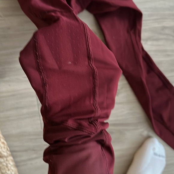 Lululemon Burgundy Leggings with Polka dot mesh - Picture 7 of 9